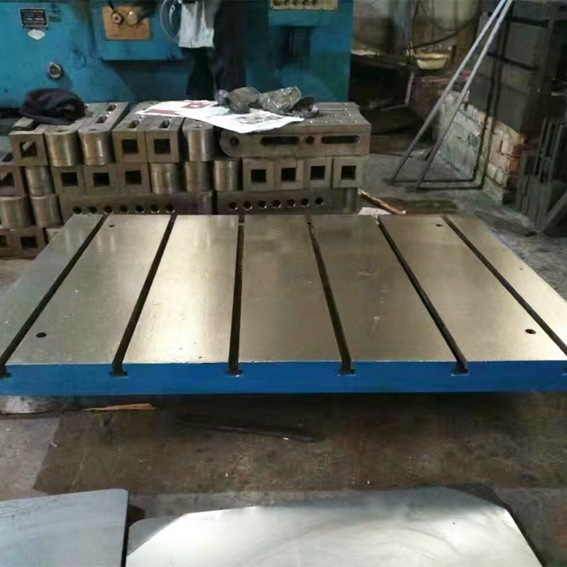 Maggiori informazioni sul tavolo di fabbricazione in acciaio