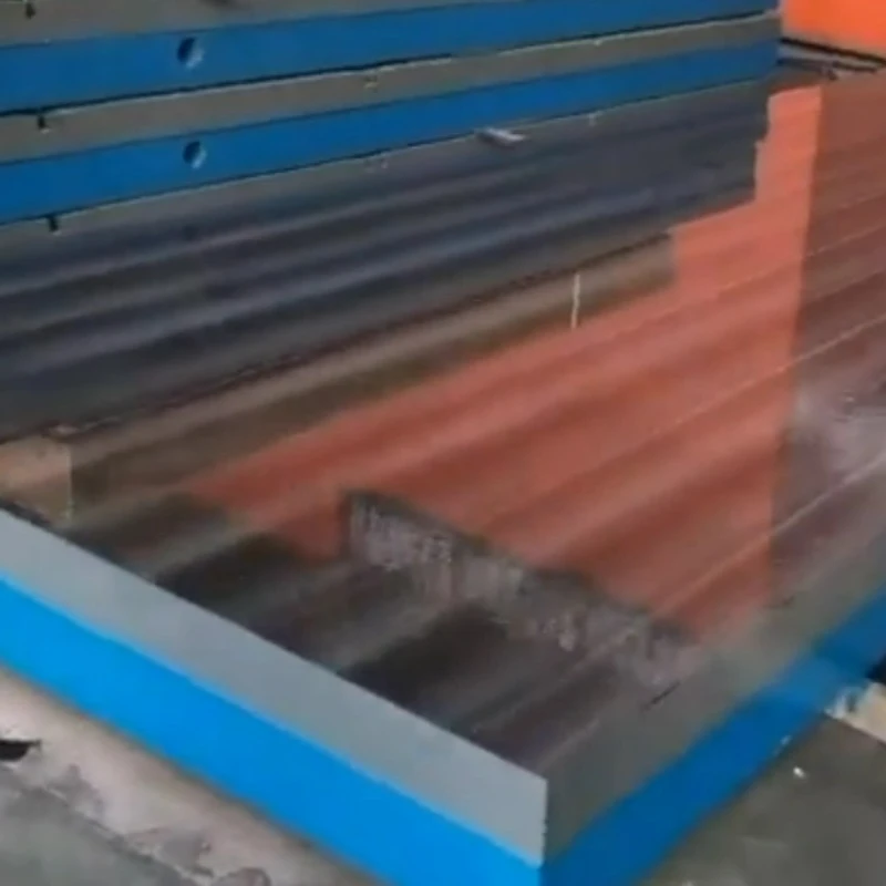 La piattaforma di raschiatura e lapping in ghisa da 2 metri per 6 metri è in attesa di una spedizione